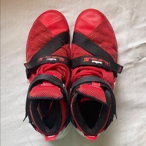 LeBron Soldier 8.5